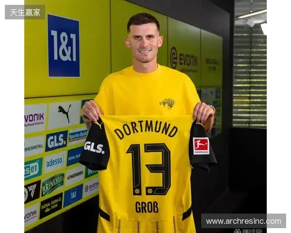 TA:布莱顿签格罗斯的转会费略低于200万欧元,有100万欧奖金 TA:布莱顿签格罗斯的转会费略低于200万欧元,有100万欧奖金