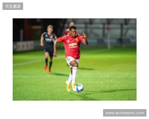 陕西联合官宣：27岁瑞典籍身高1米85中场伊兰杜斯特正式加盟球队