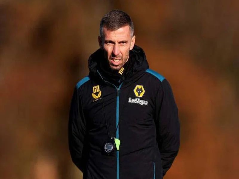 队报:加里-奥尼尔本周接任白堡主帅;球员未向罗西尼尔致意