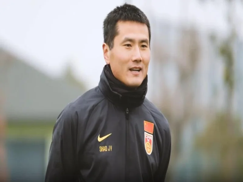 苏超村超能踢进国足吗?邵佳一:可以先去中乙中甲,再到中超试试